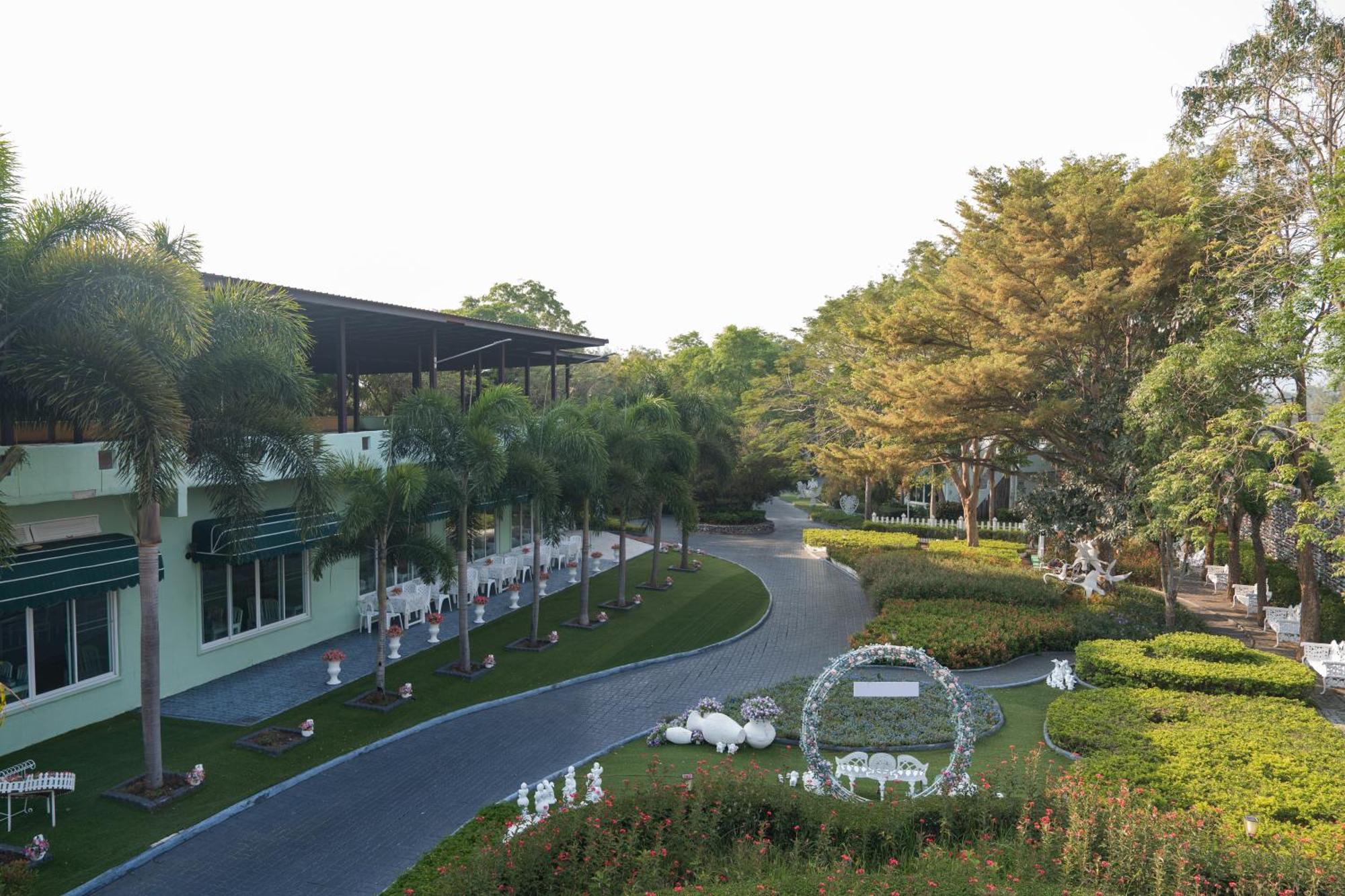 Villa Reina Resort Nong Nam Daeng Dış mekan fotoğraf