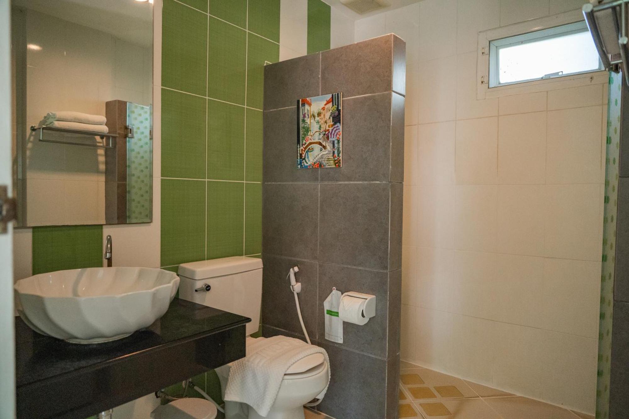 Villa Reina Resort Nong Nam Daeng Dış mekan fotoğraf