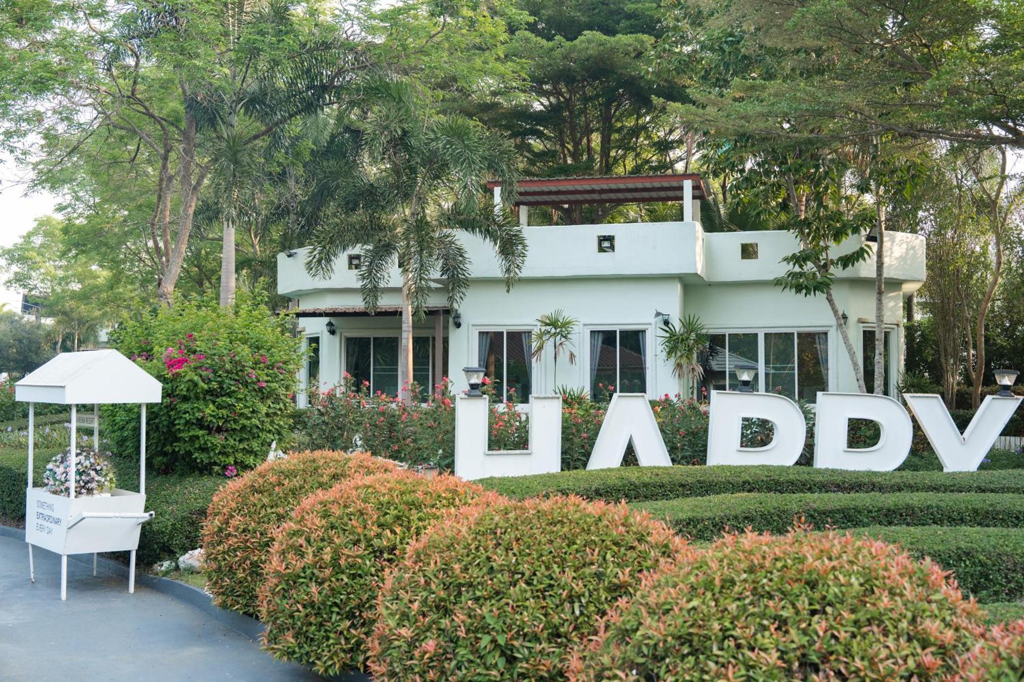 Villa Reina Resort Nong Nam Daeng Dış mekan fotoğraf