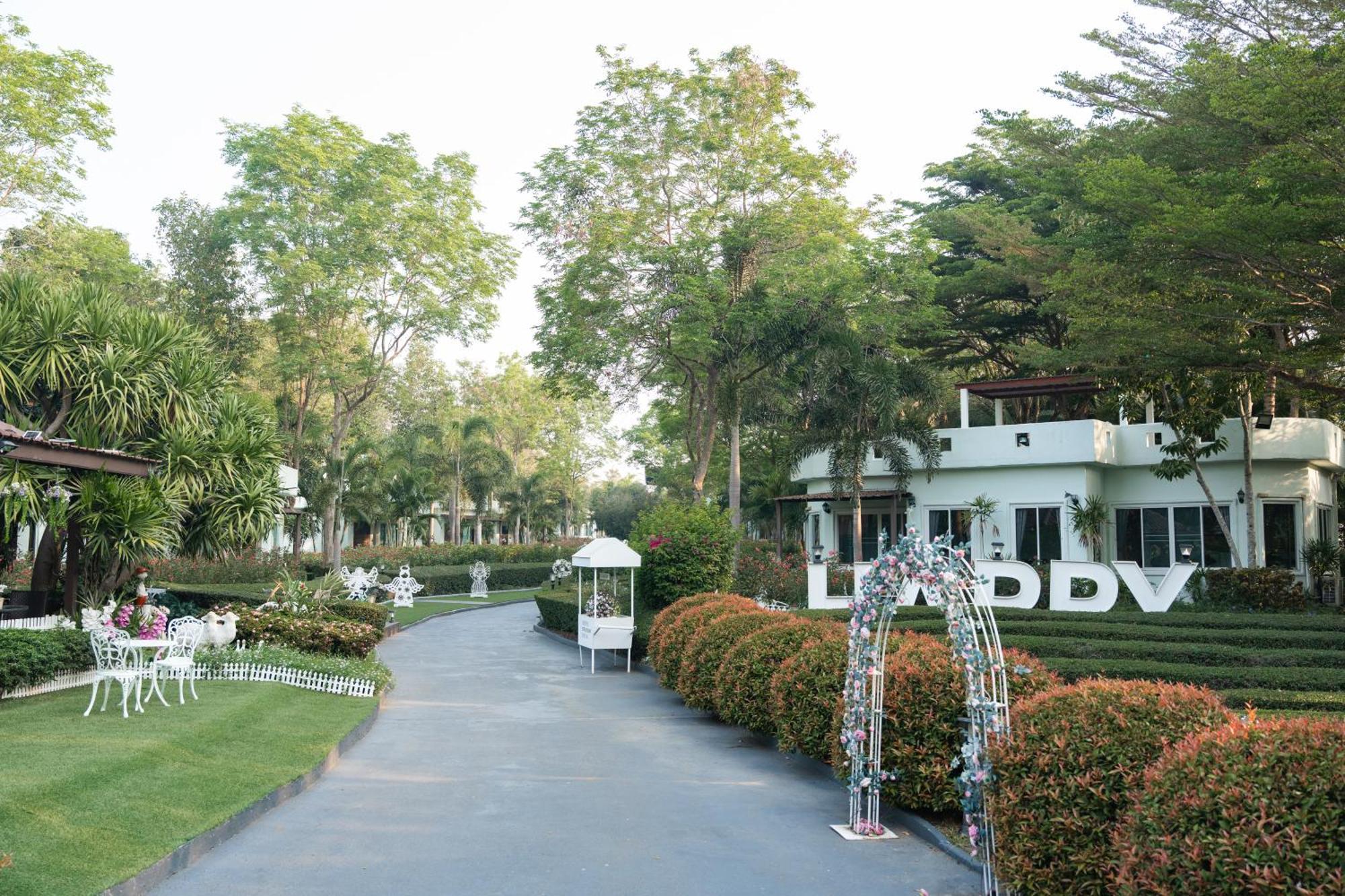 Villa Reina Resort Nong Nam Daeng Dış mekan fotoğraf