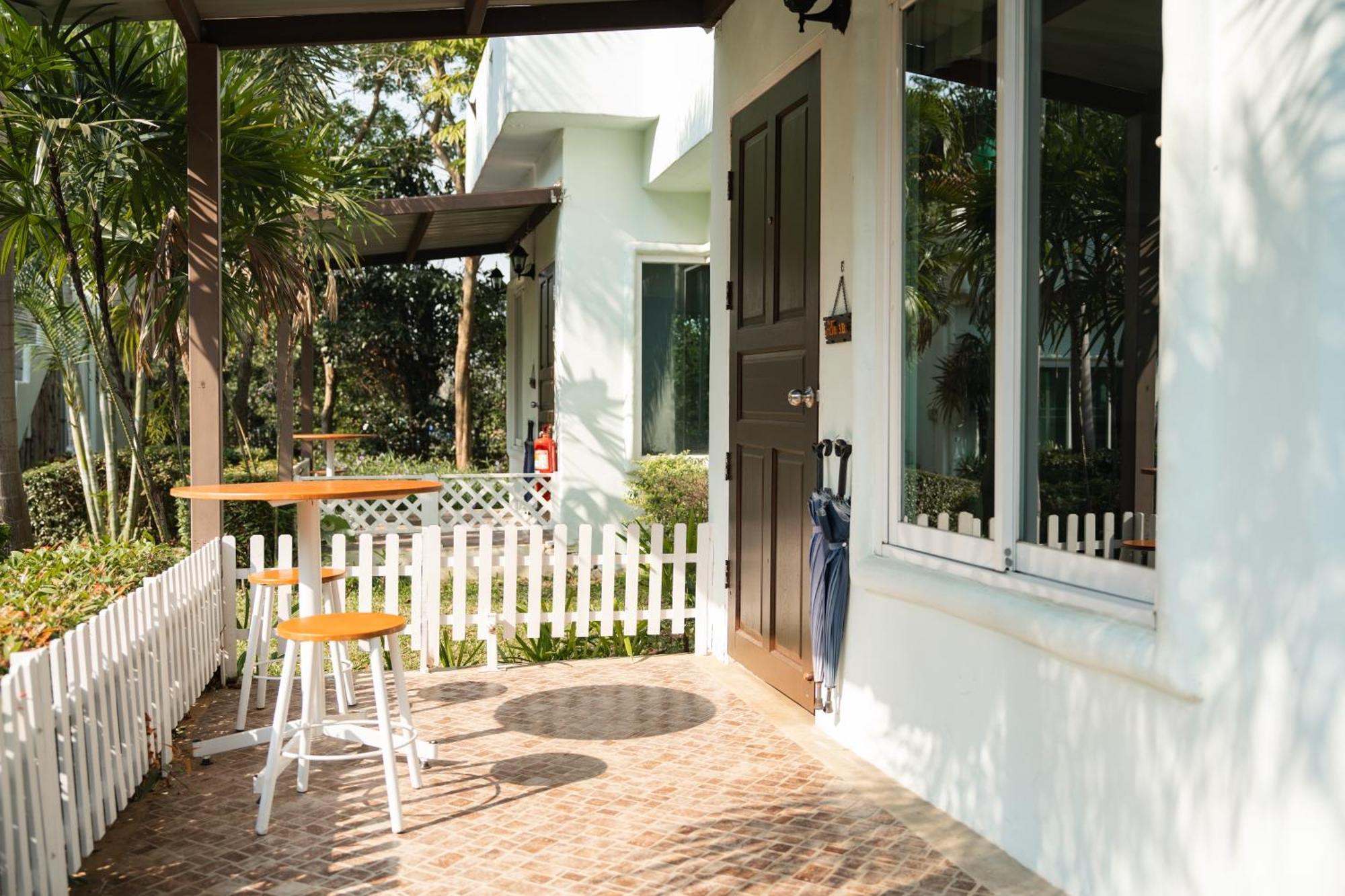 Villa Reina Resort Nong Nam Daeng Dış mekan fotoğraf